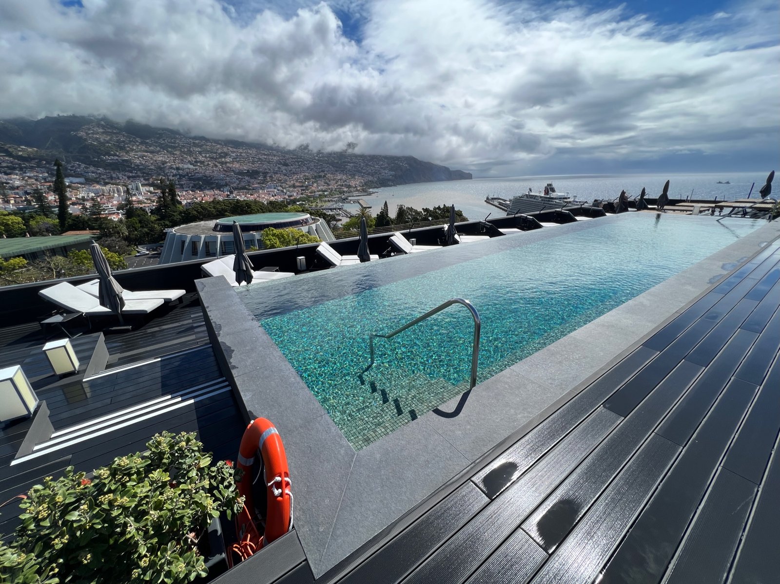 The rooftop pool in question! 